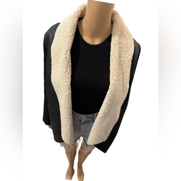 Super cute and cozy Sherpa lined cardigan 😻 - Picture 8 of 8
